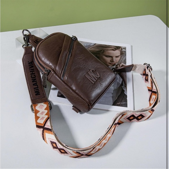 Brown sling bag with guitar strap - Picture 4 of 7